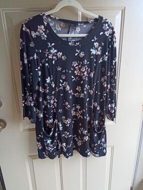 Nina Leonard Miracle Matte Jersey Tunic Top with Pockets,NWT